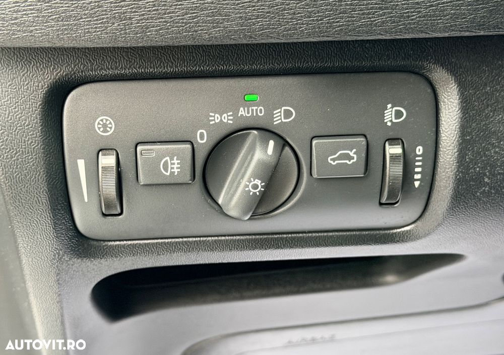 Volvo V40 D2 DRIVe Momentum - 13