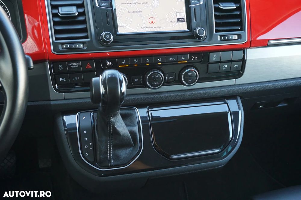 Volkswagen Multivan - 21