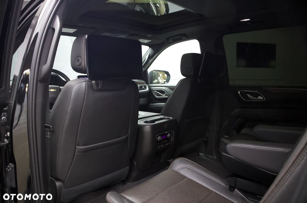 Chevrolet Suburban - 24