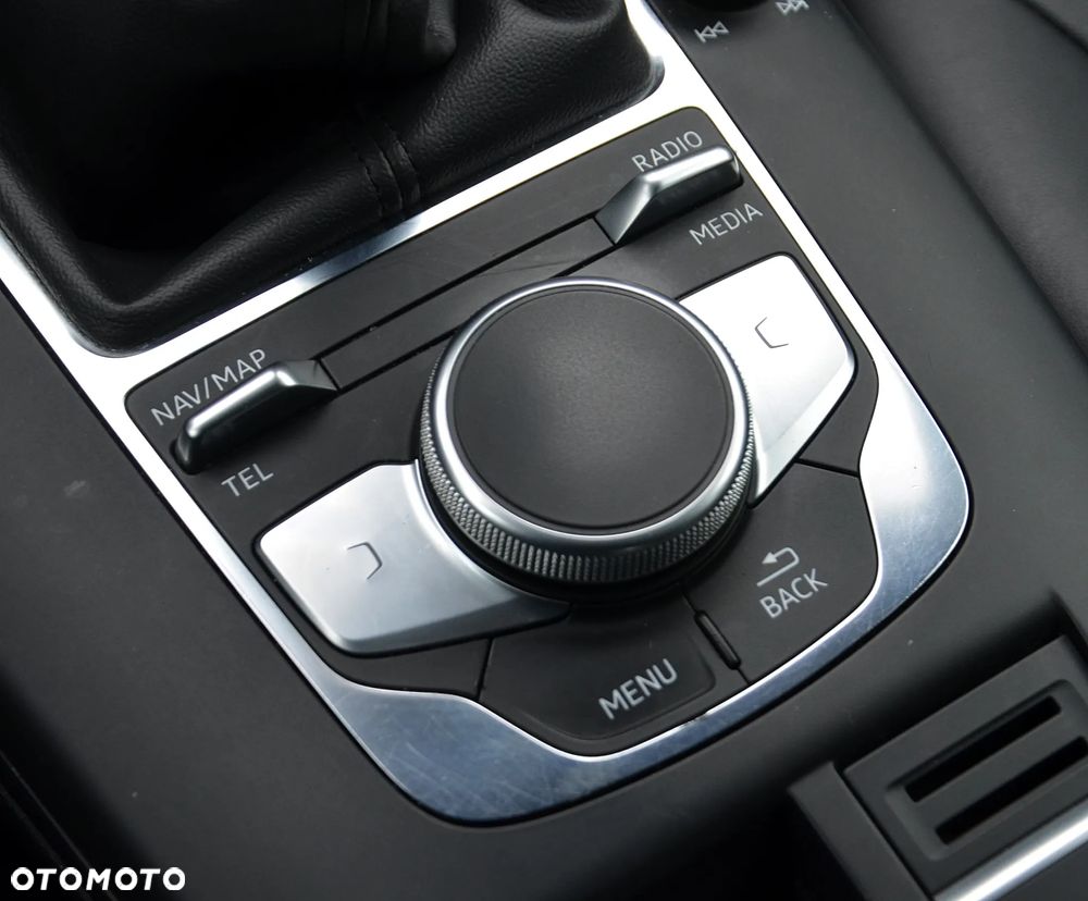 Audi A3 Limousine 30 TDI - 24