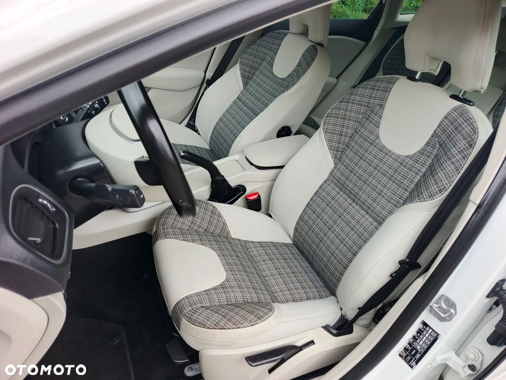 Volvo V40 - 26