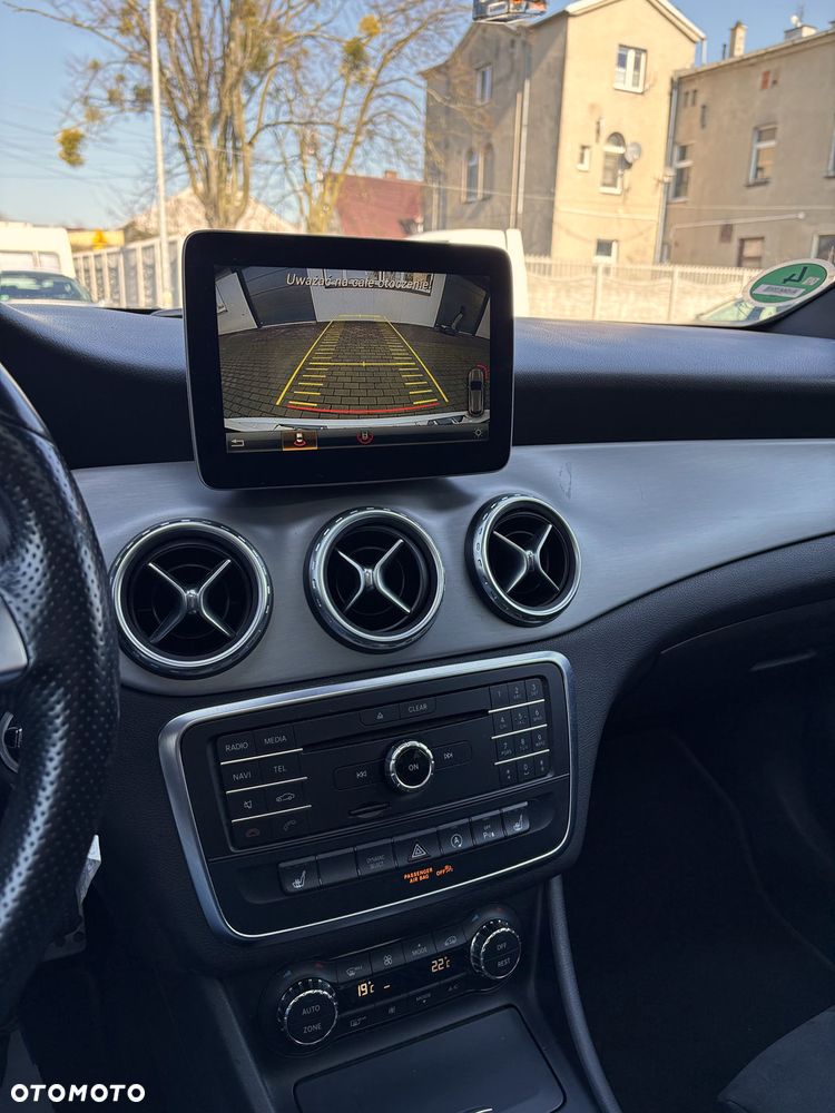 Mercedes-Benz GLA 200 7G-DCT AMG Line - 12