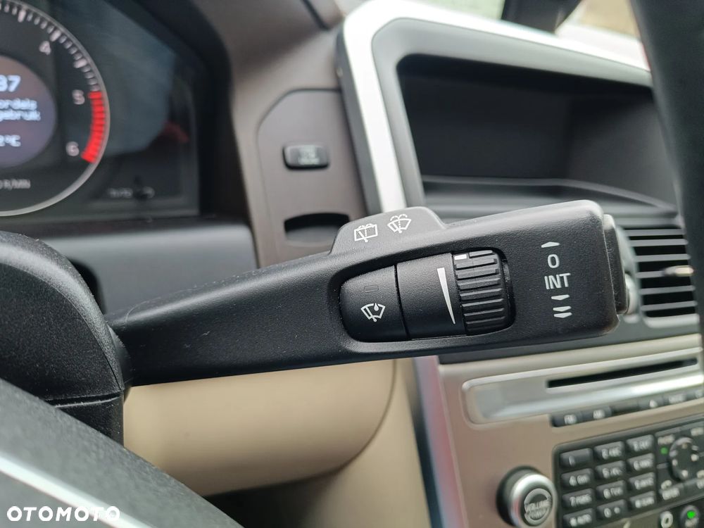 Volvo XC 60 DRIVe R Design - 33