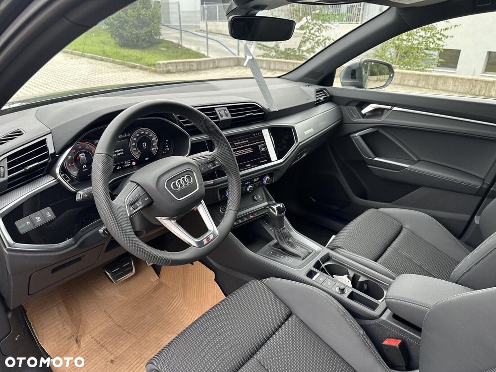 Audi Q3 Sportback - 12