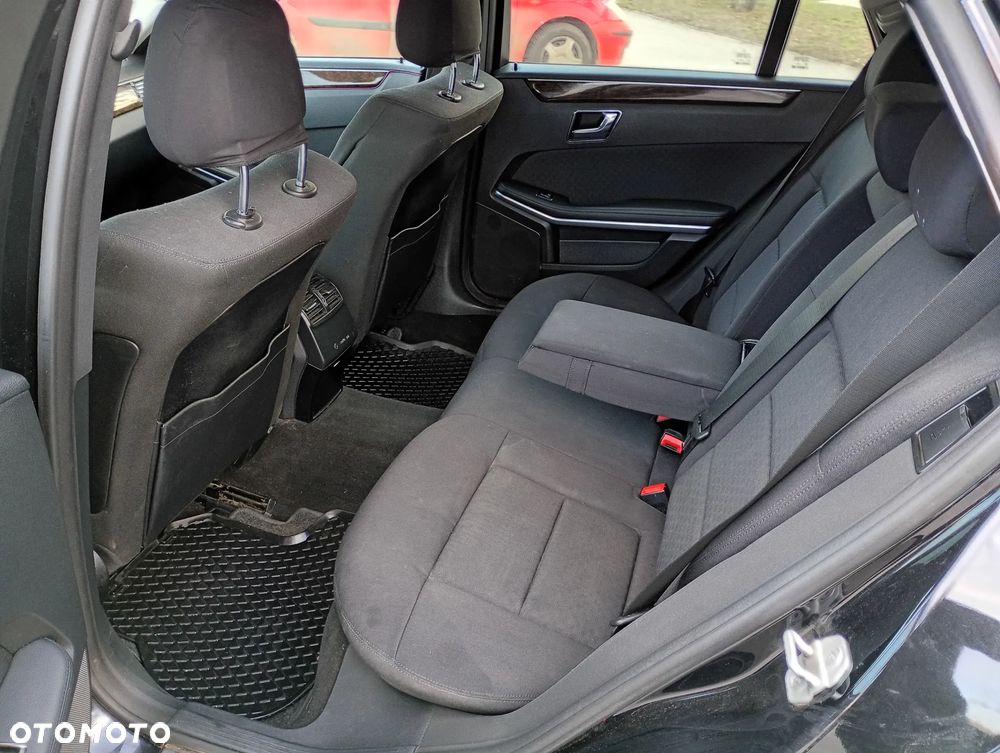 Mercedes-Benz Klasa E 220 CDI DPF BlueEFFICIENCY Automatik - 7