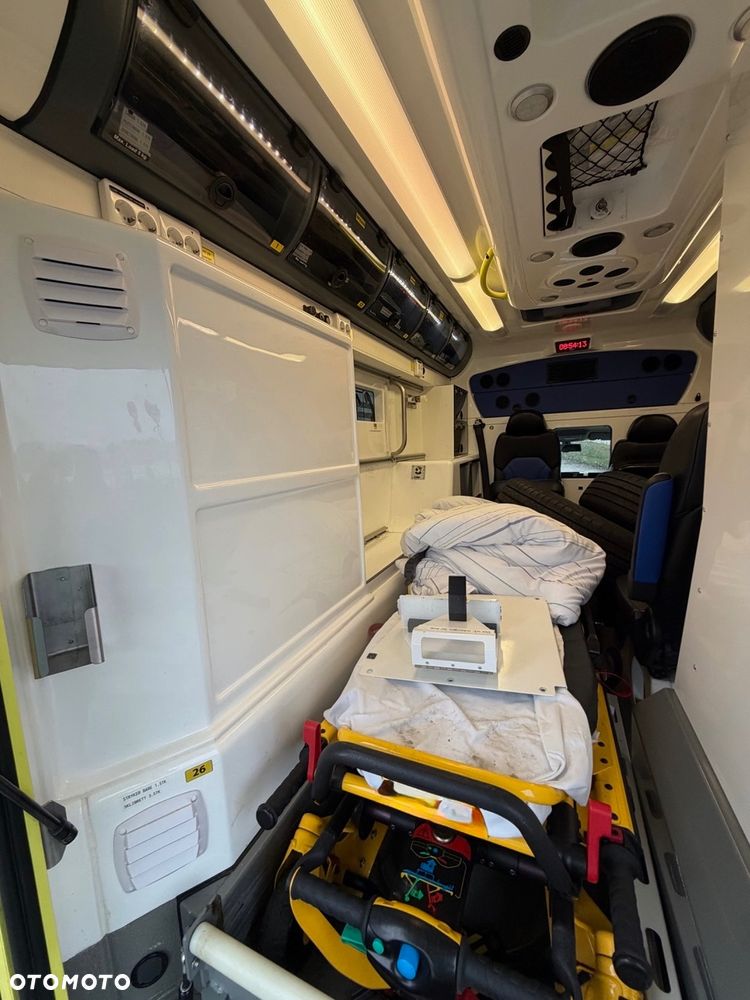 Volkswagen Amarok - 10