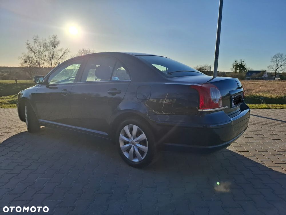 Toyota Avensis 1.8 VVT-i Sol - 4