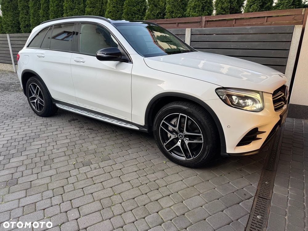 Mercedes-Benz GLC 250 4Matic 9G-TRONIC AMG Line - 3