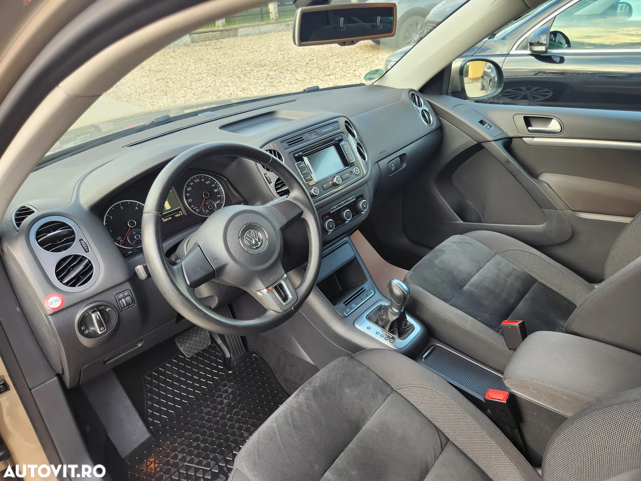 Volkswagen Tiguan 2.0 TDI DPF 4Motion BlueMotion Technology DSG Sport & Style - 2
