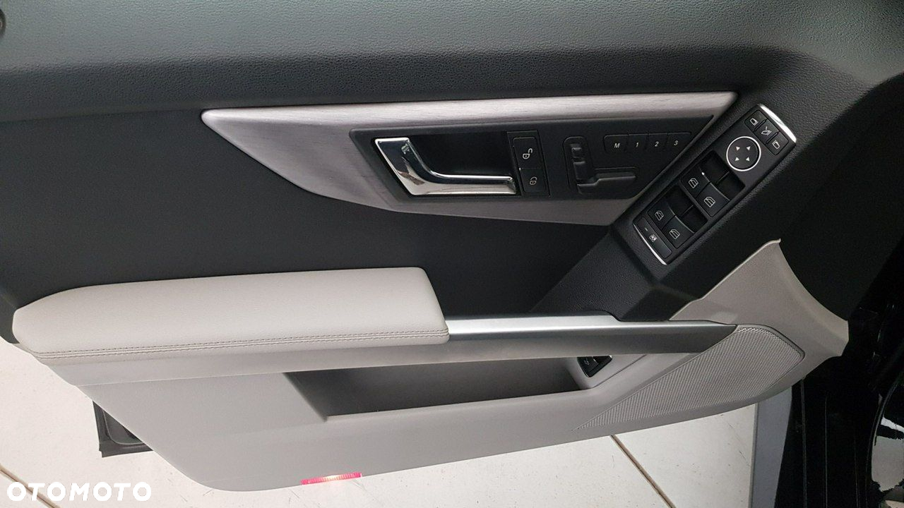 Mercedes-Benz GLK - 25