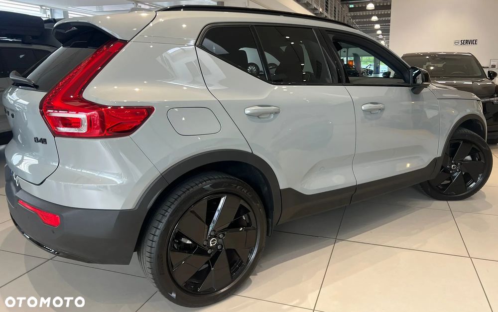 Volvo XC 40 B4 AWD Plus Dark - 2