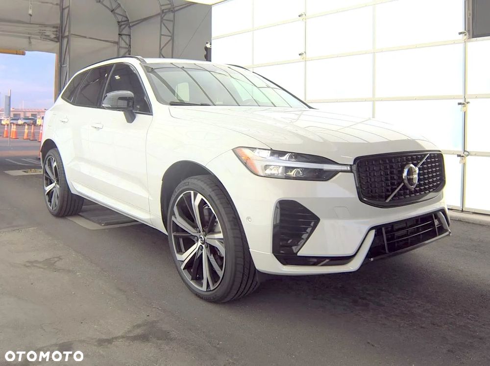 Volvo XC 60 T8 AWD Plug-In Hybrid R-Design - 5
