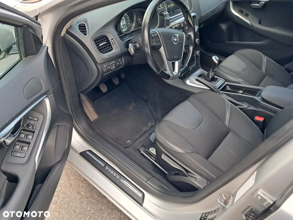 Volvo V40 D2 You - 4