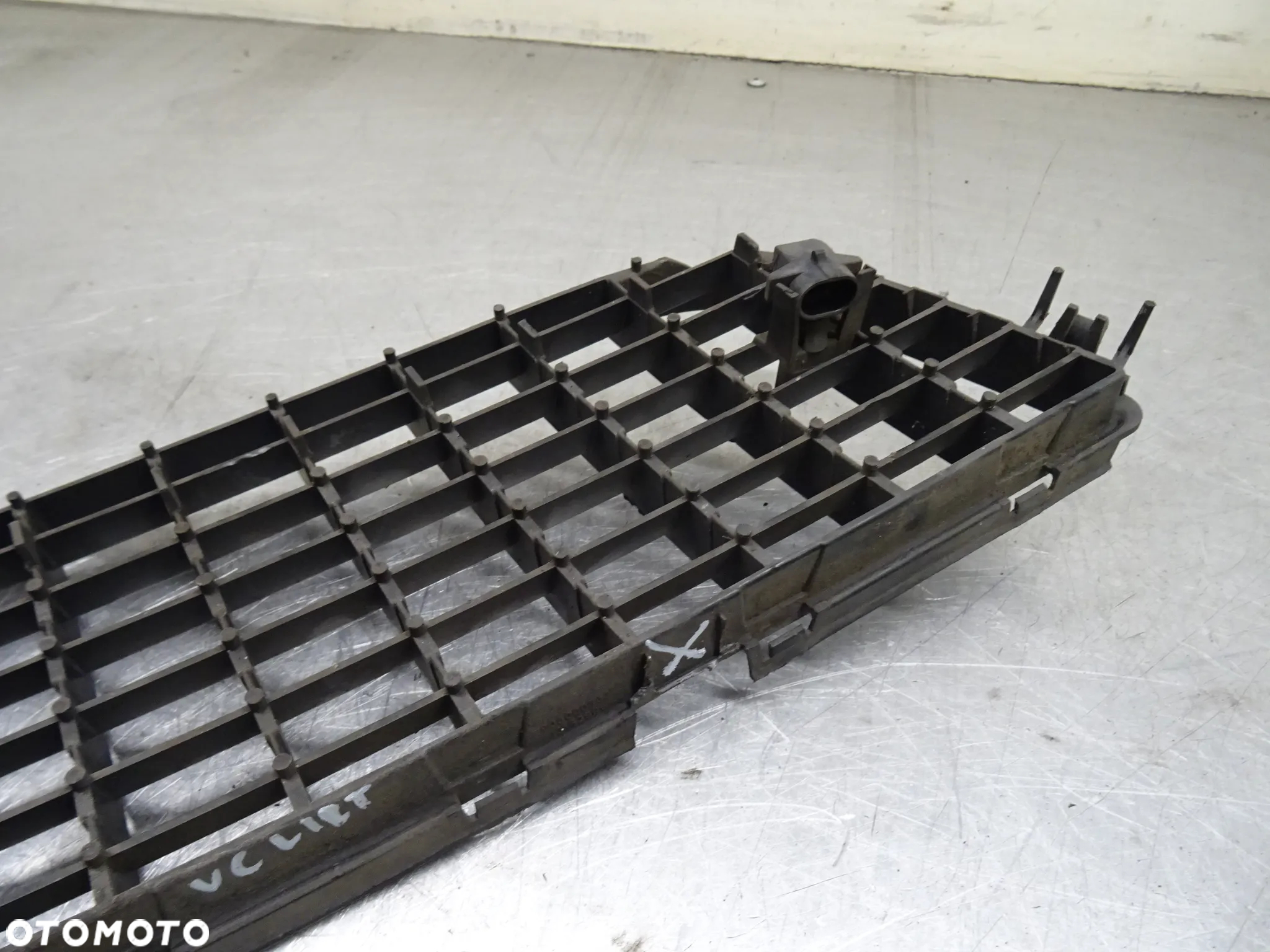 OPEL VECTRA C GTS LIFT 05-08 KRATKA ZDERZAKA ŚRODKOWA - 3