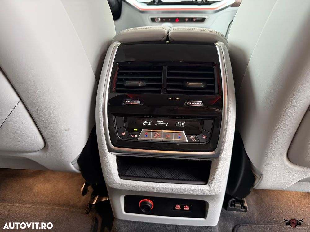 BMW XM 50e - 33