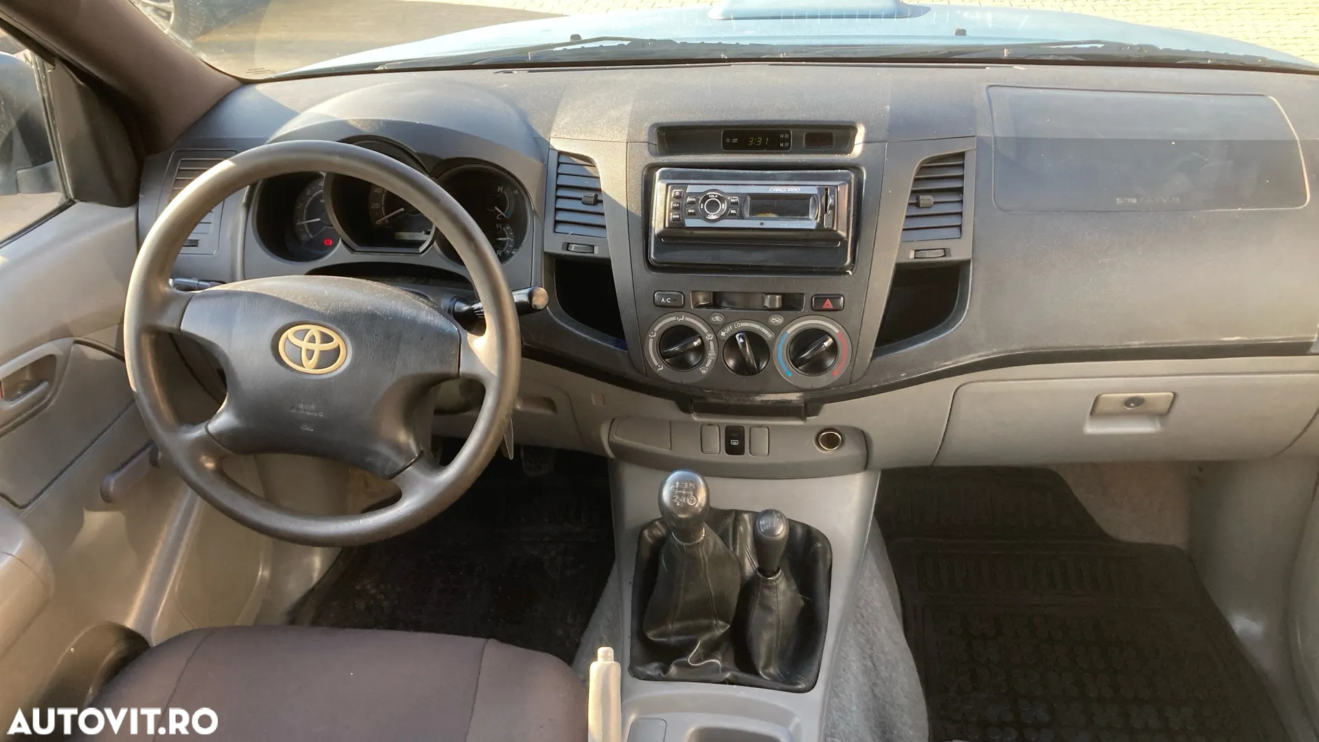 Toyota Hilux 4x4 Double Cab - 6