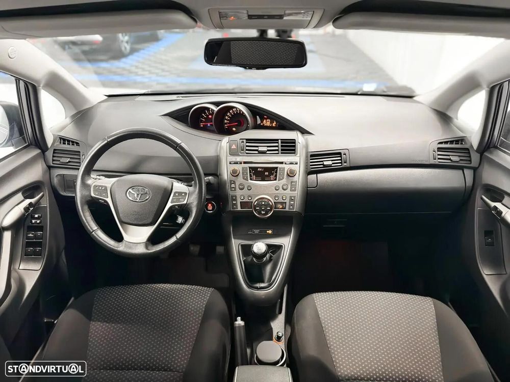 Toyota Verso 2.0 D-4D Energy - 8
