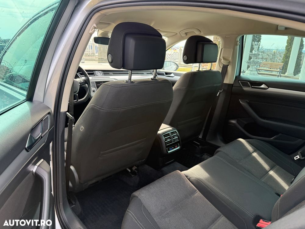 Volkswagen Passat 1.6 TDI SCR DSG Business - 16