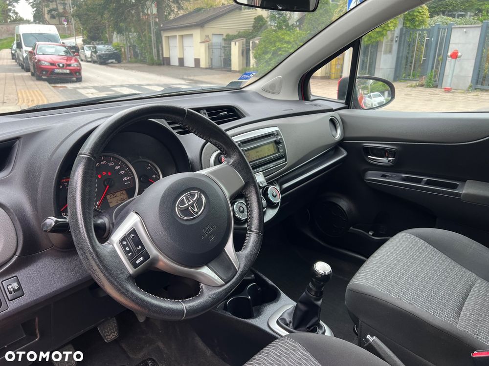 Toyota Yaris 1.0 Active EU6 - 13