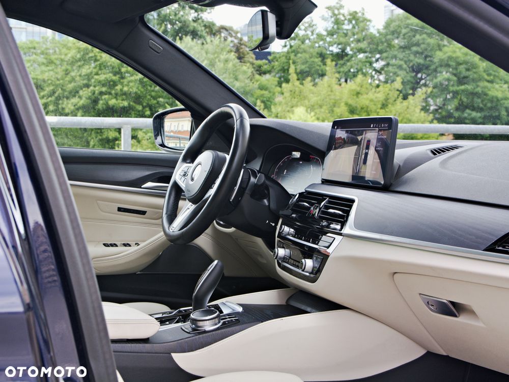 BMW Seria 5 540i xDrive M Sport sport - 2