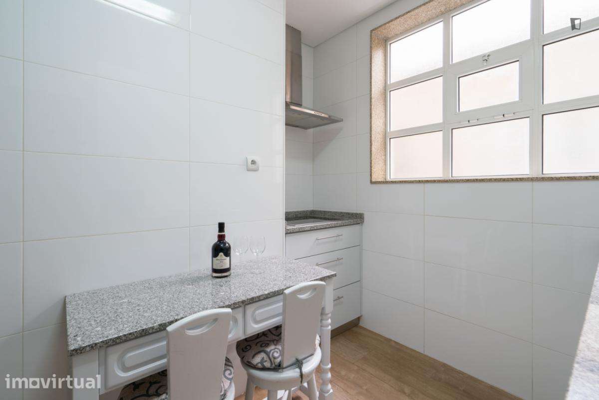 Apartamento com 1 quartos - localizado em Cedofeita Porto - Grande imagem: 5/25