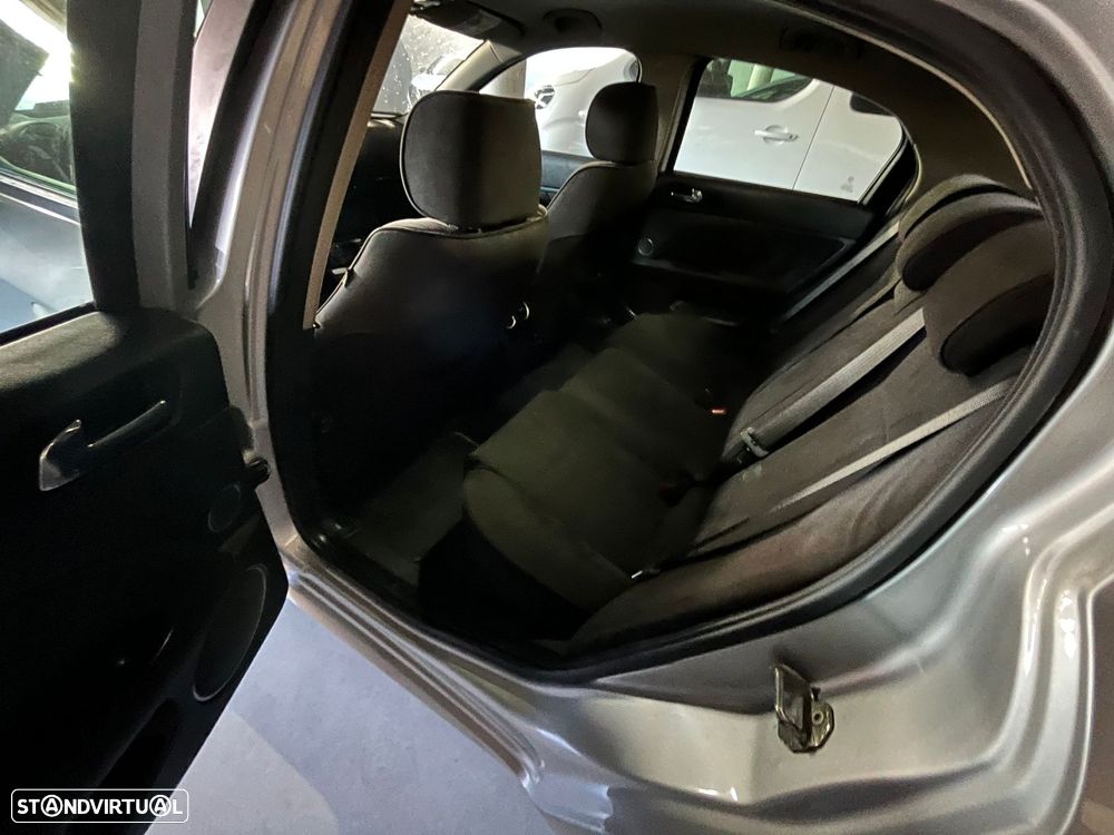 Alfa Romeo 159 1.9 JTDm 16V Sportiva - 7