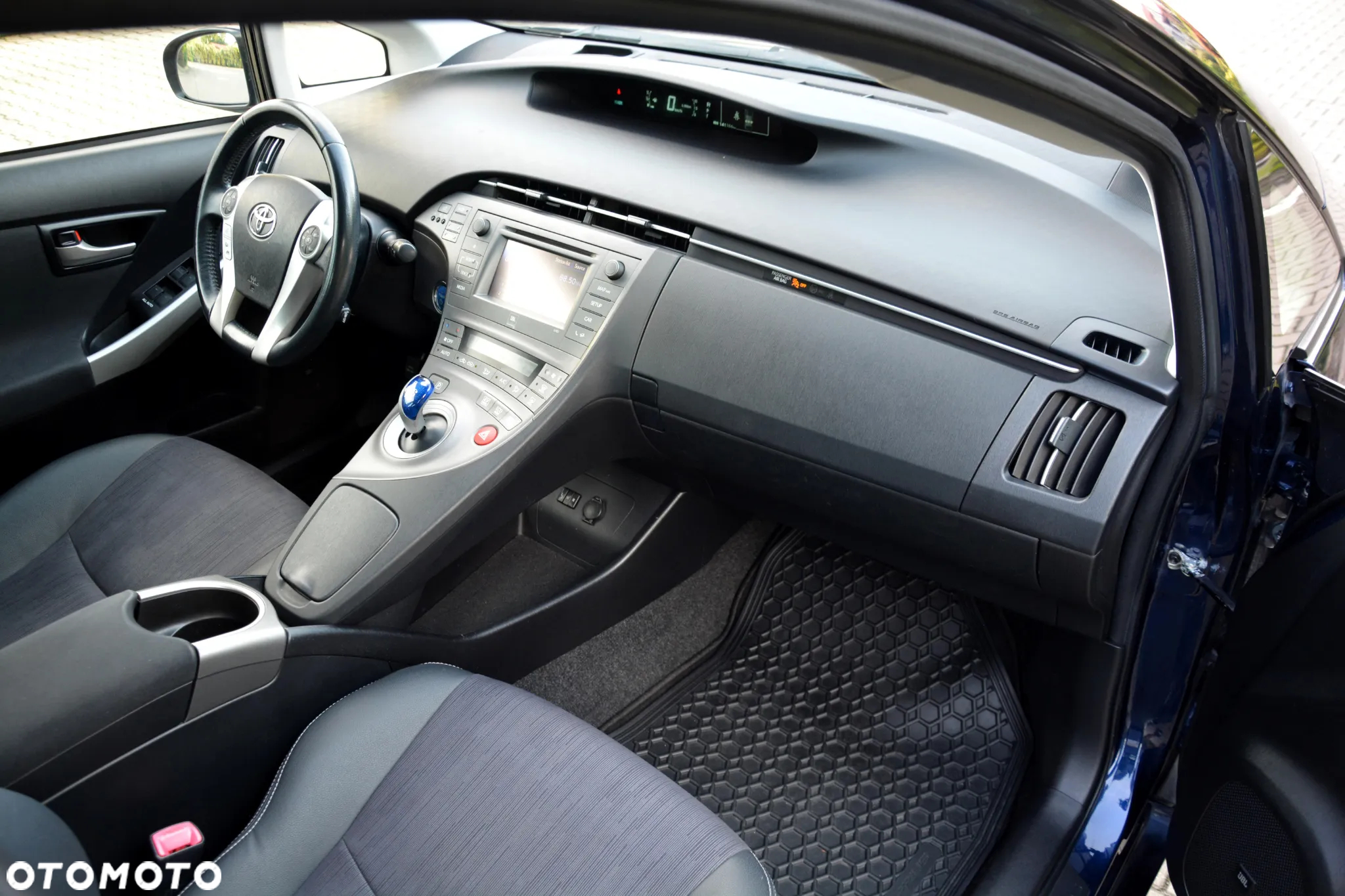 Toyota Prius (Hybrid) Executive - 15