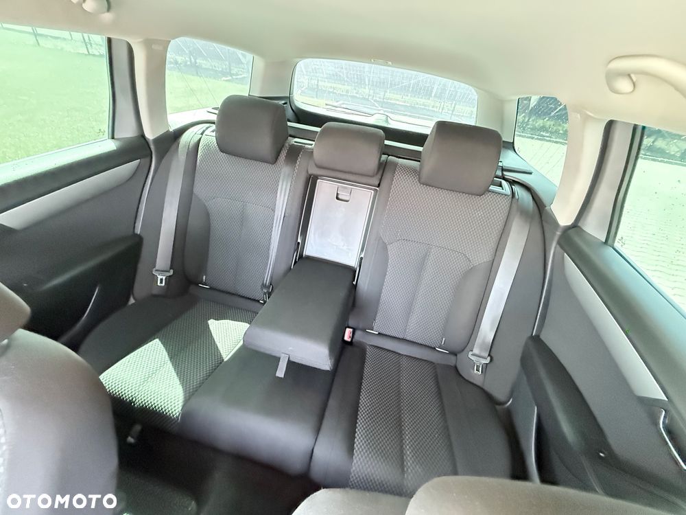 Volkswagen Passat 1.6 TDI Comfortline - 19