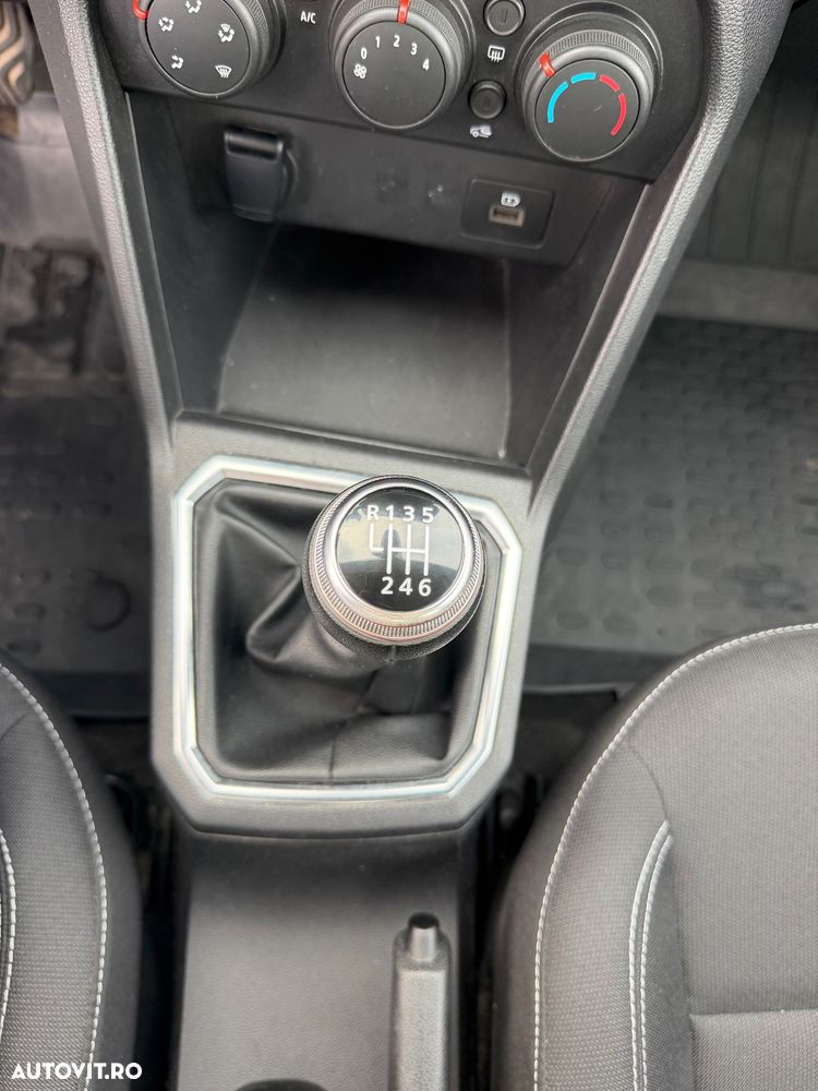 Dacia Logan TCe 90 MT6 Comfort - 29