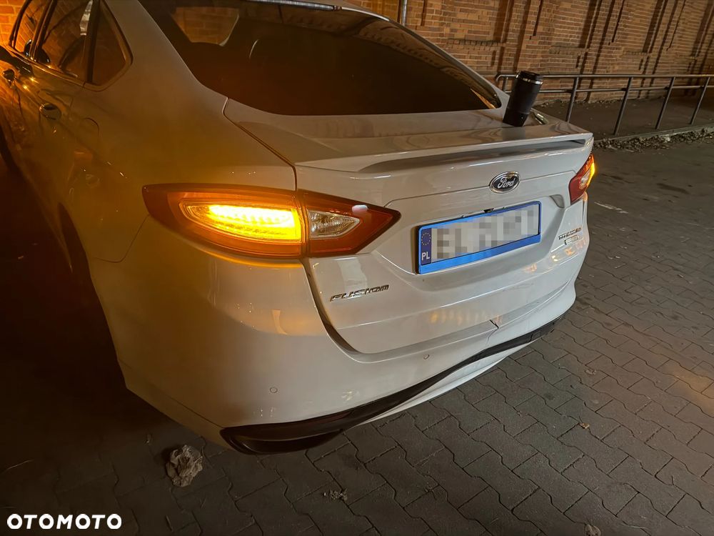 Ford Fusion 2.0 EcoBoost Titanium - 3