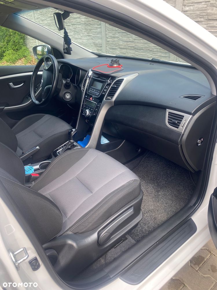 Hyundai i30 1.6 Classic + - 12
