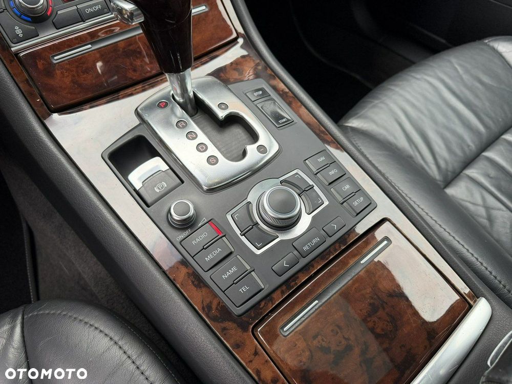 Audi A8 - 17