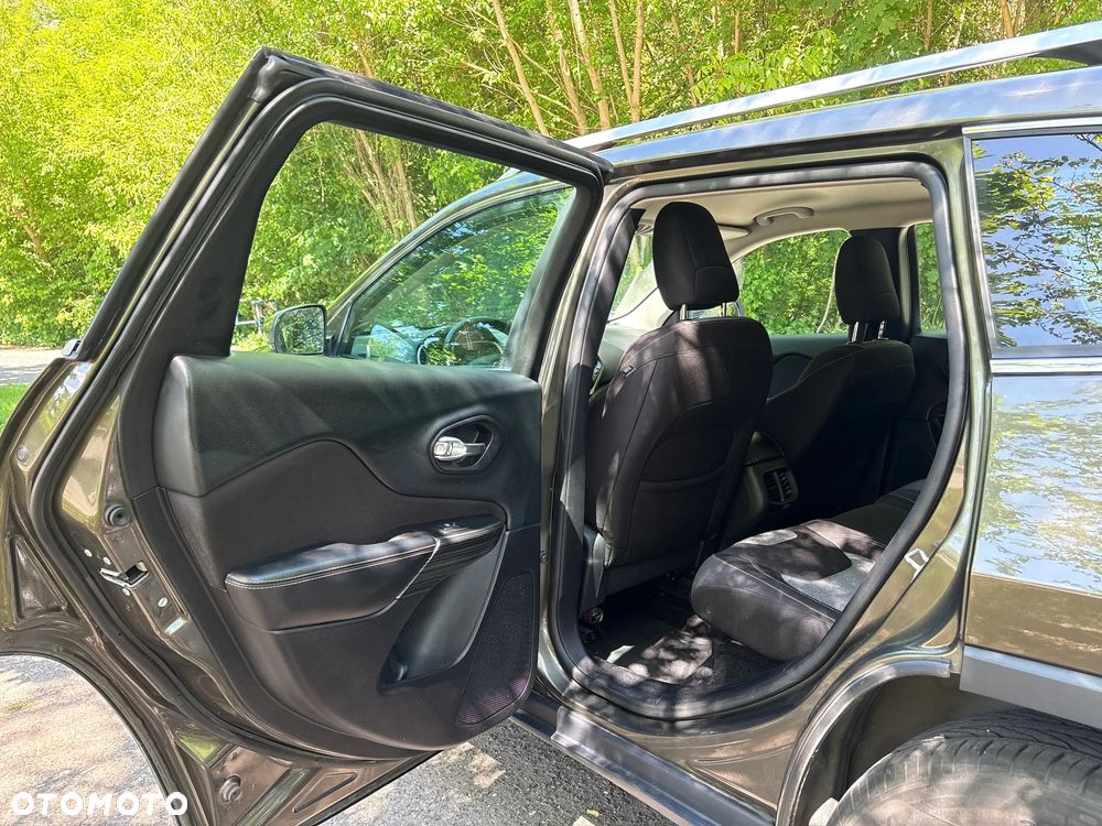 Jeep Cherokee 2.0 MJD Active Drive I Longitude - 40