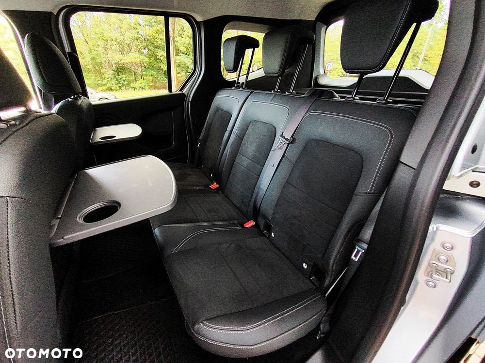 Mercedes-Benz Klasa T 180 d Style - 13