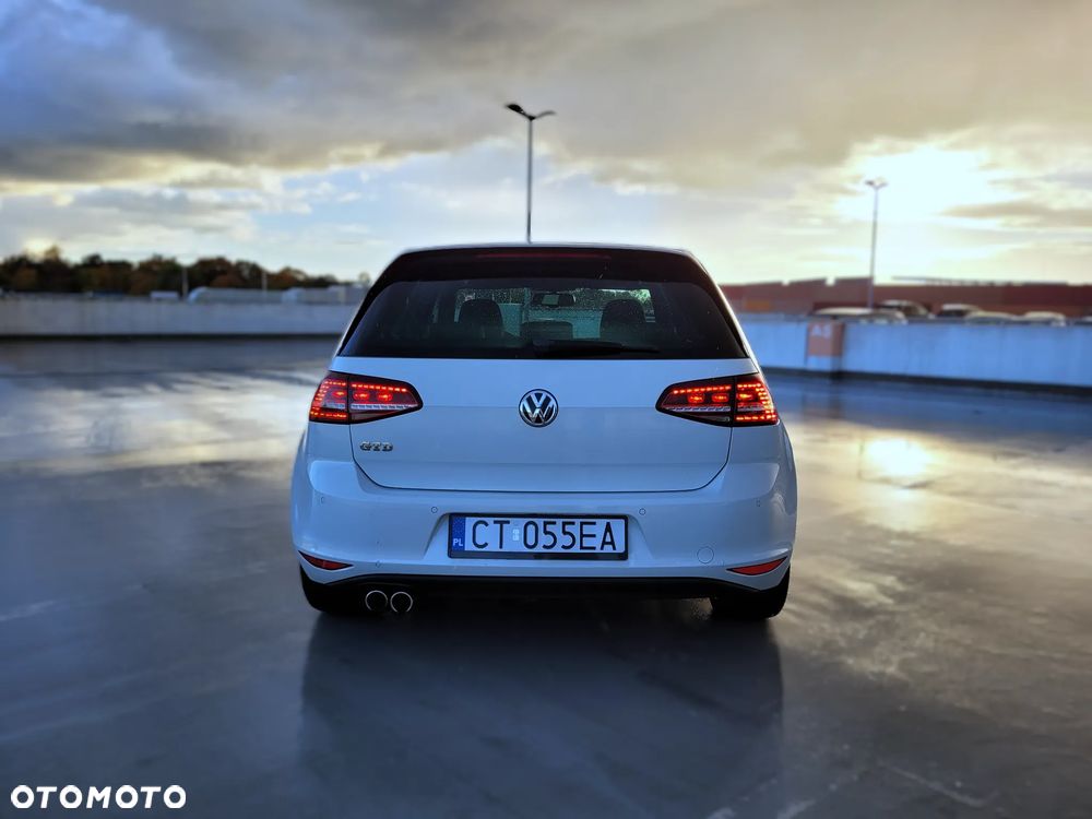 Volkswagen Golf GTD (BlueMotion Technology) - 6