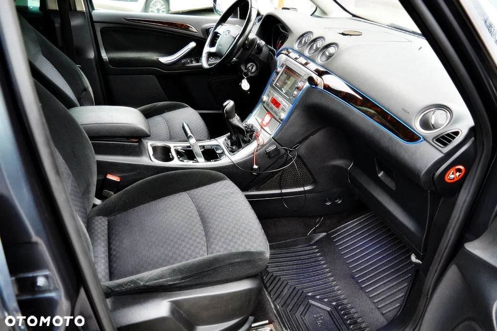 Ford Galaxy 2.0 Ghia - 9