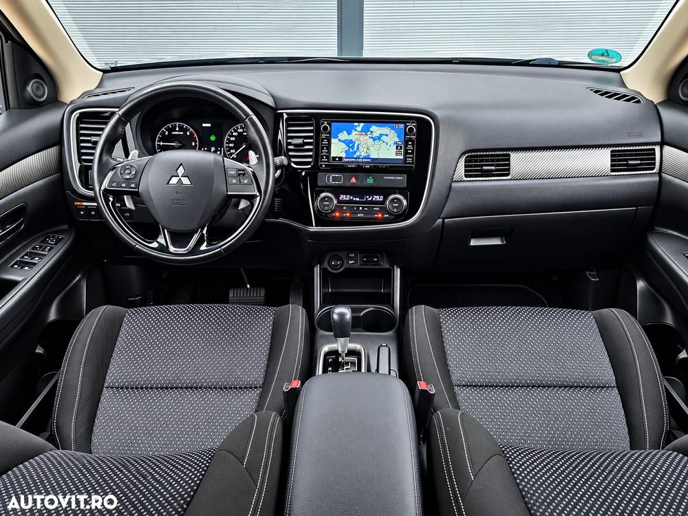 Mitsubishi Outlander - 6