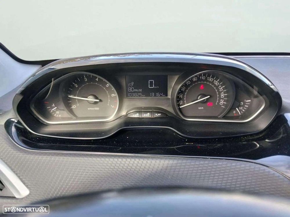 Peugeot 2008 1.2 PureTech Style - 13