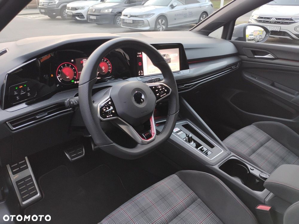 Volkswagen Golf - 11