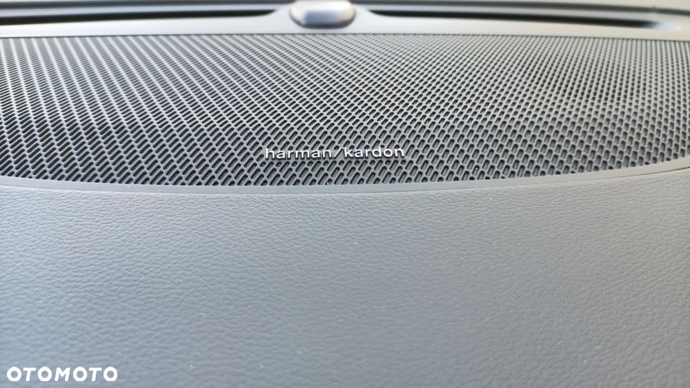 Volvo V90 T6 AWD Plug-In Hybrid Plus Dark - 33