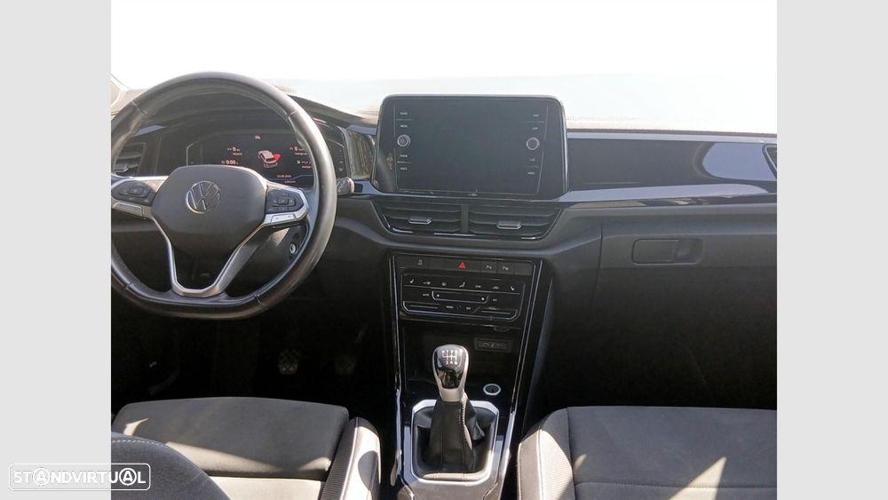 Volkswagen T-Roc 1.0 TSI Style — fotografia 18