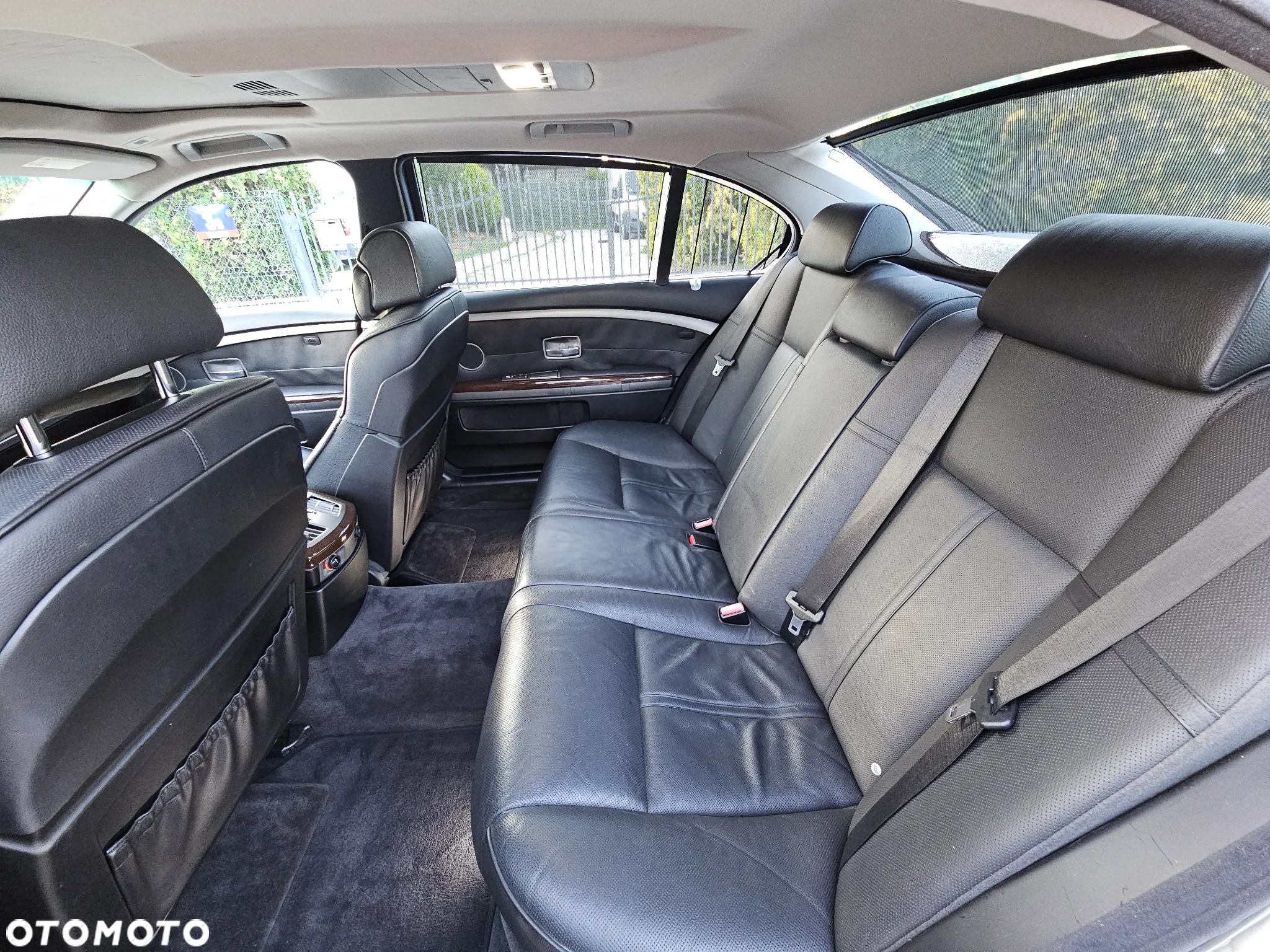 BMW Seria 7 750Li - 38