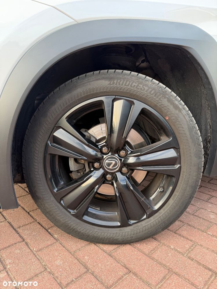Lexus UX - 13