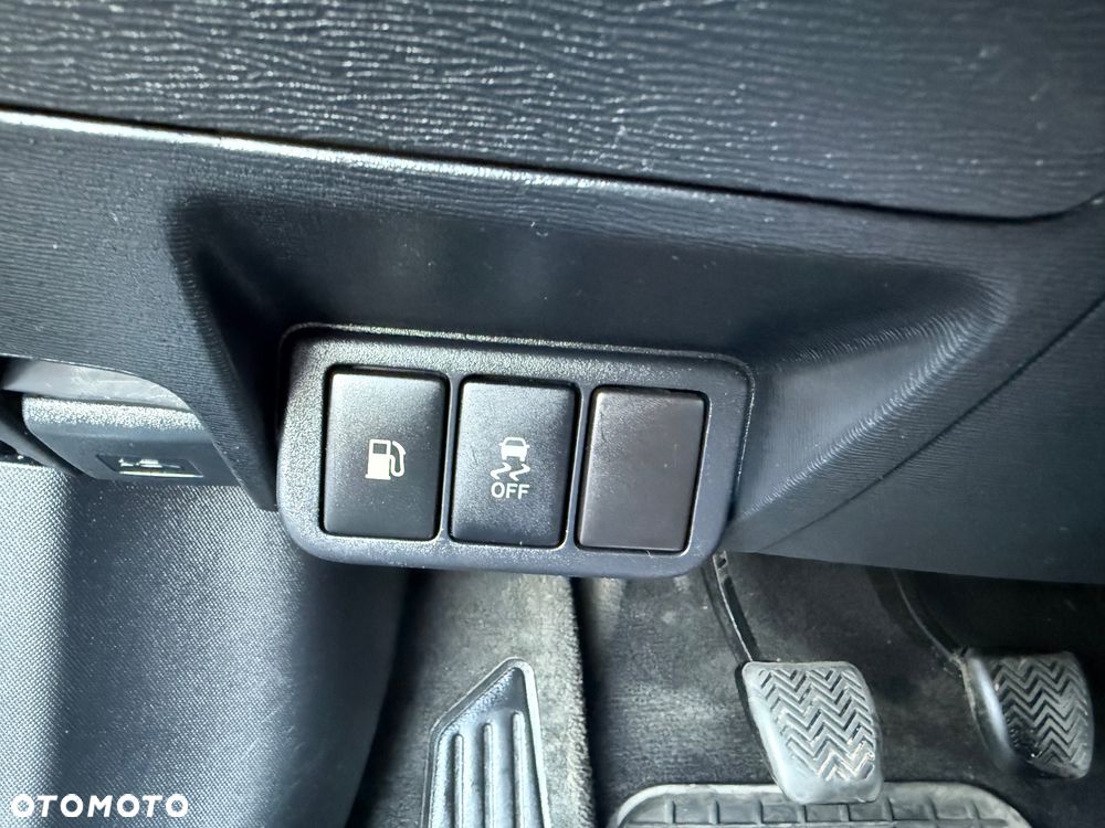 Toyota Avensis 2.0 D-4D Platinium - 19