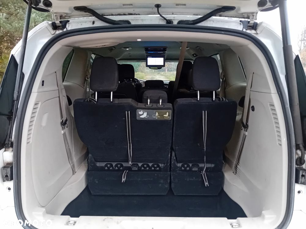 Chrysler Pacifica - 11