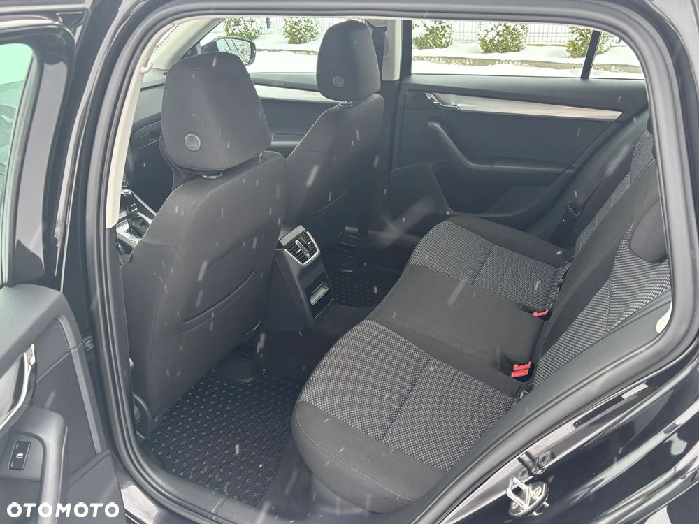 Skoda Octavia 2.0 TDI DSG Ambition - 8