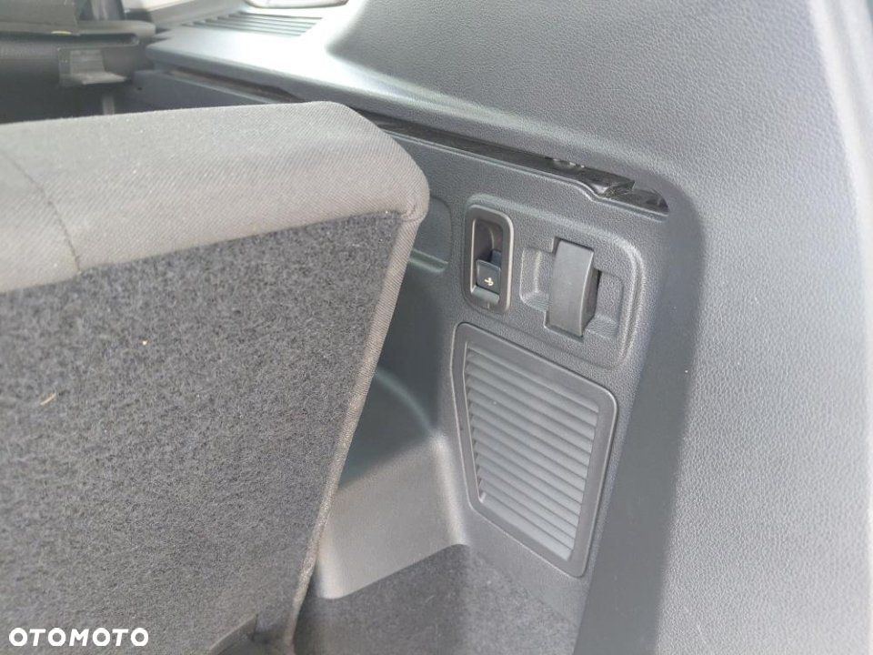 Volkswagen Touran - 25