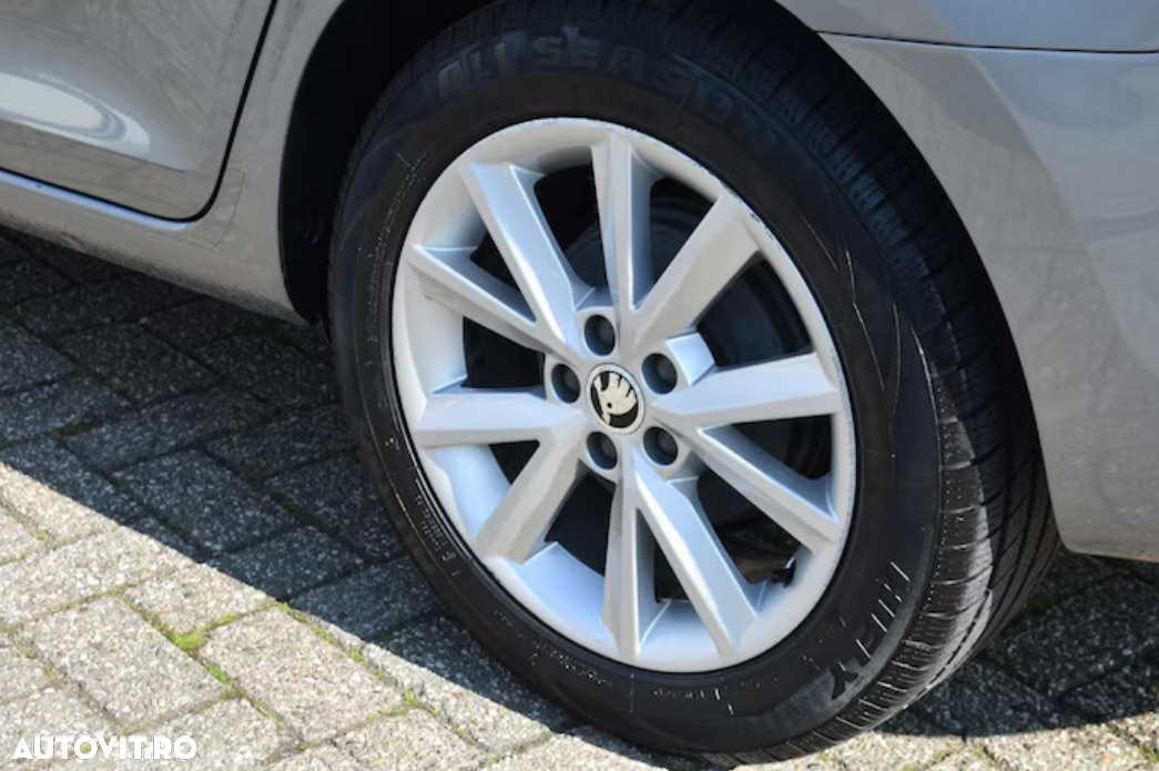 Skoda RAPID 1.6 TDI Elegance - 8