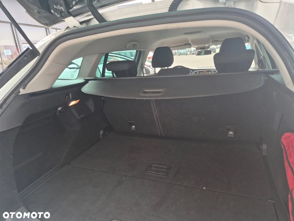 Renault Megane 1.3 TCe FAP Zen - 24