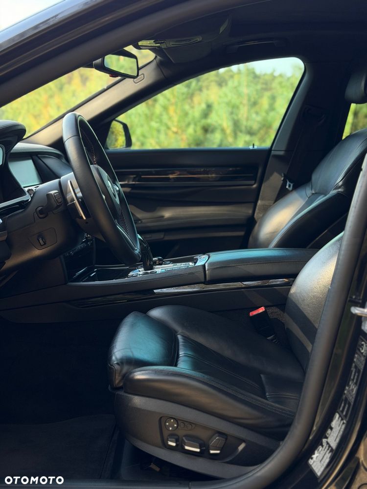 BMW Seria 7 - 17
